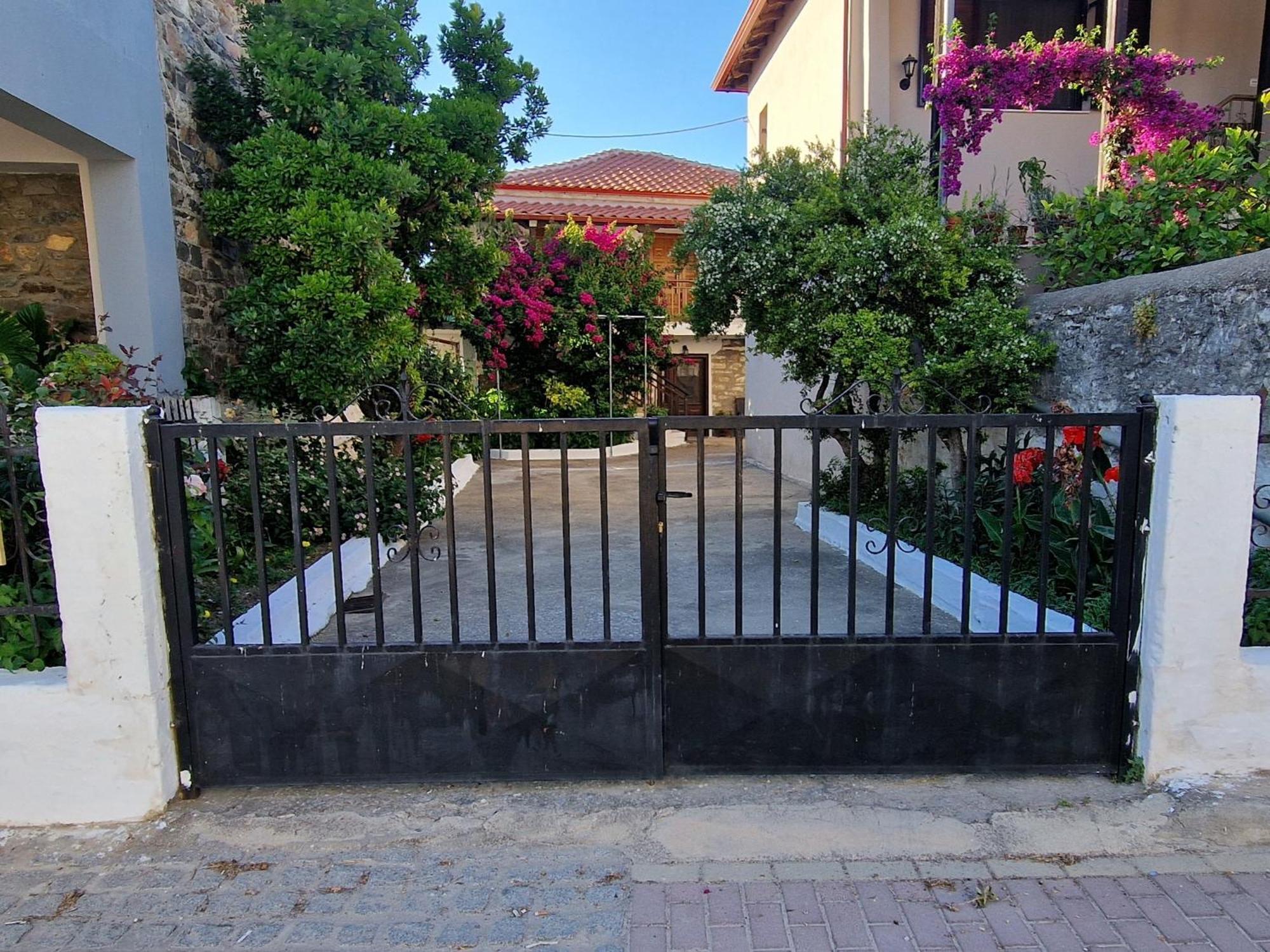 דירות אגיוס ניקולאוס Nikolaos House מראה חיצוני תמונה