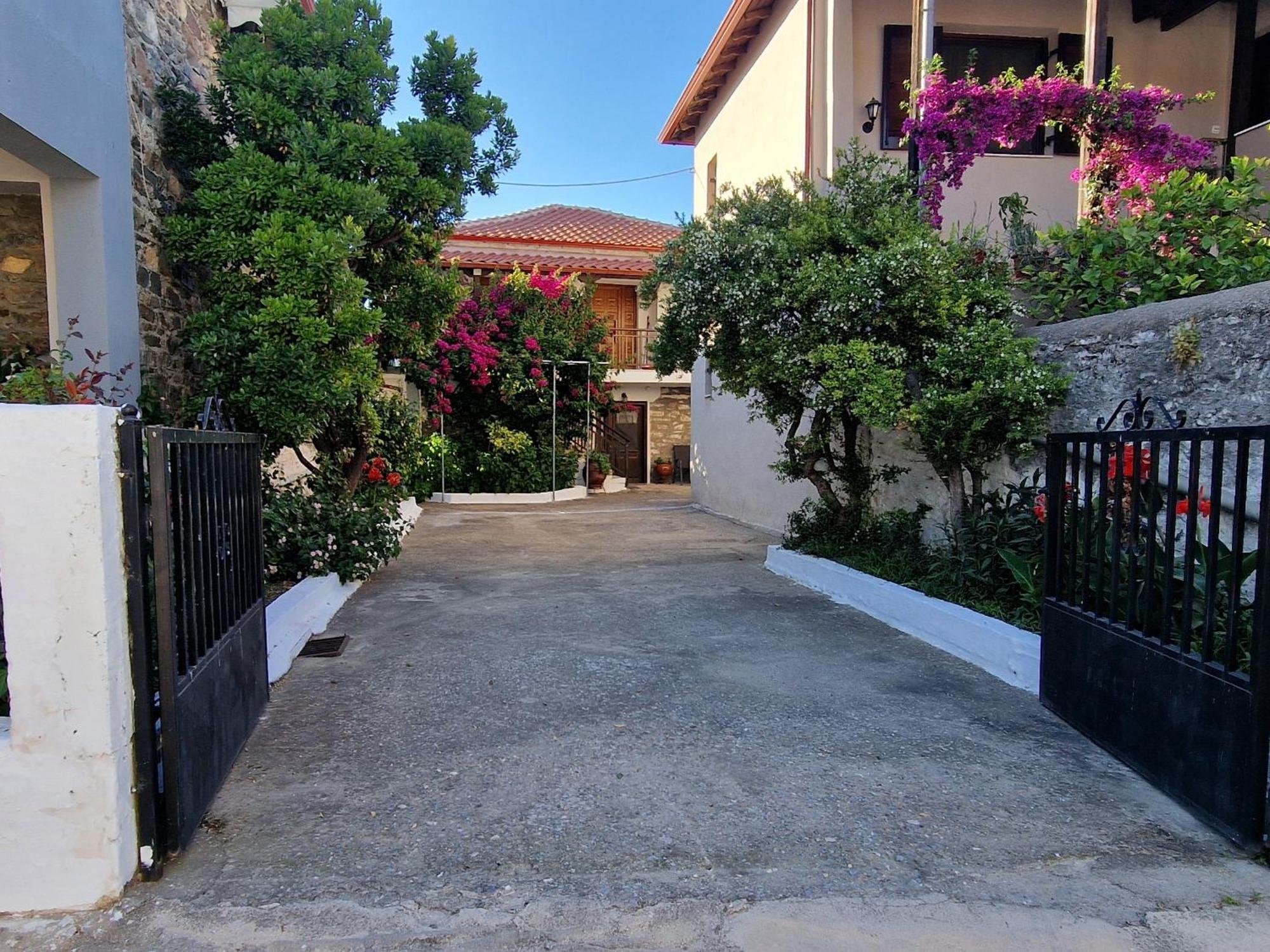 דירות אגיוס ניקולאוס Nikolaos House מראה חיצוני תמונה